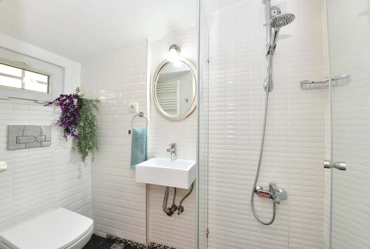 Private Terrace Ac Bright Flat Galata Lägenhet Istanbul